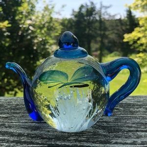 Dynasty Gallery Blown Glass Teapot w Butterfly Paperweight, Excellent Condition